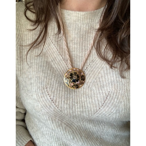 Vintage Cloisonné Pendant on Twisted Faux Pearl Necklace Pale Pink Floral - Picture 2 of 14